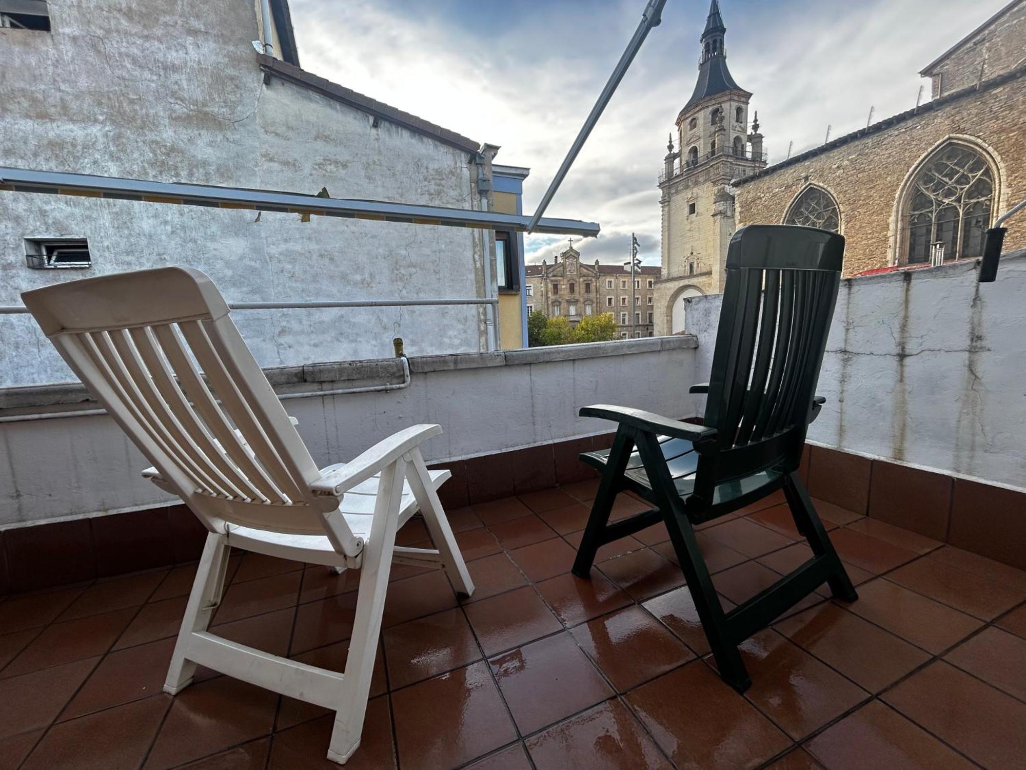 Habitacion Privada En Pleno Centro De Vitoria-Gasteiz Bagian luar foto